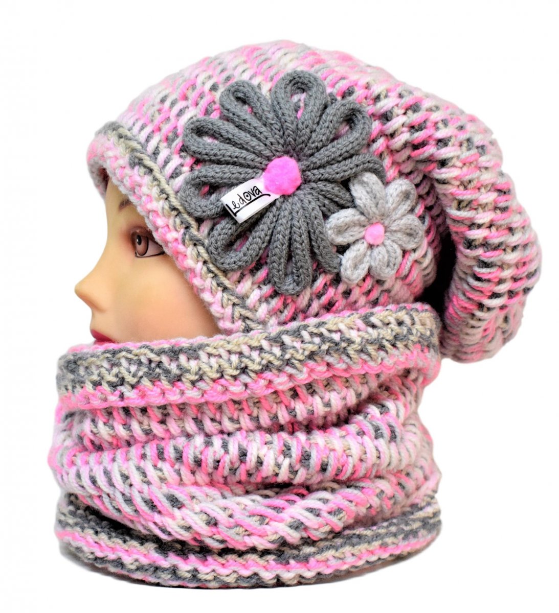 SET ČEPICE A NÁKRČNÍKU 1564