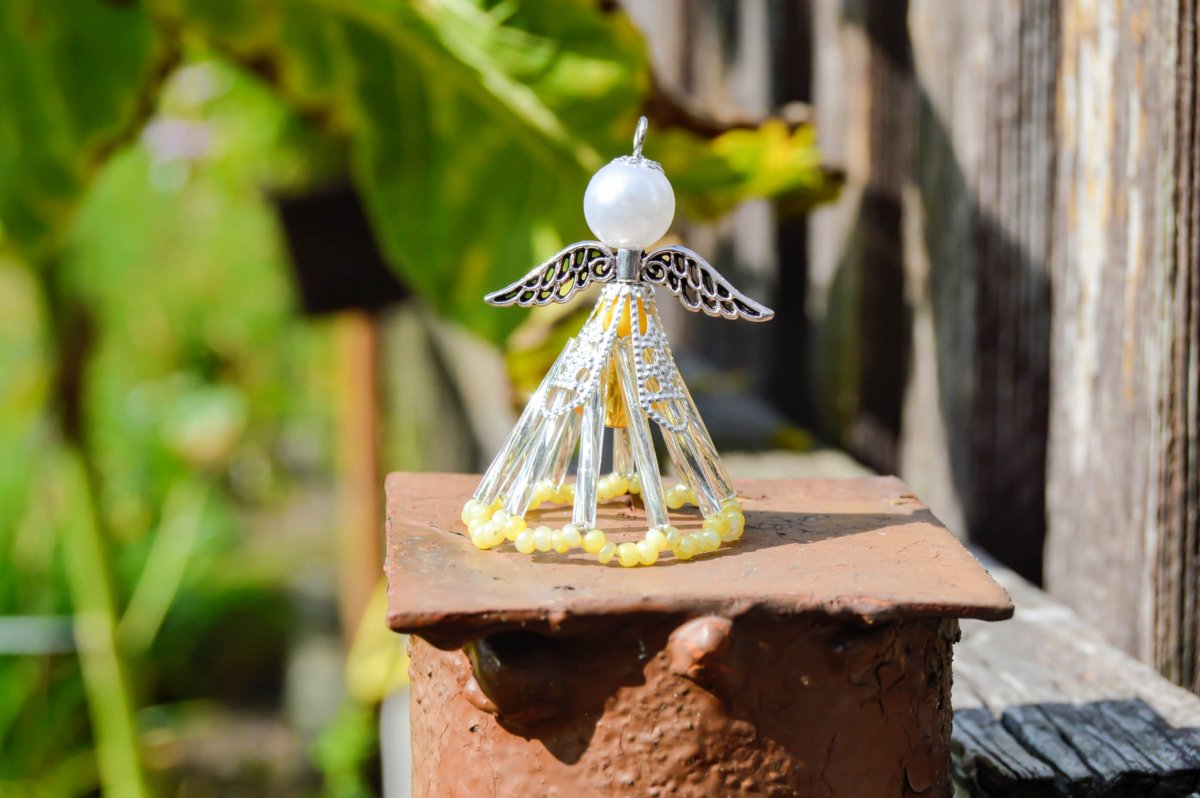 Žlutý andělíček - ozdoba