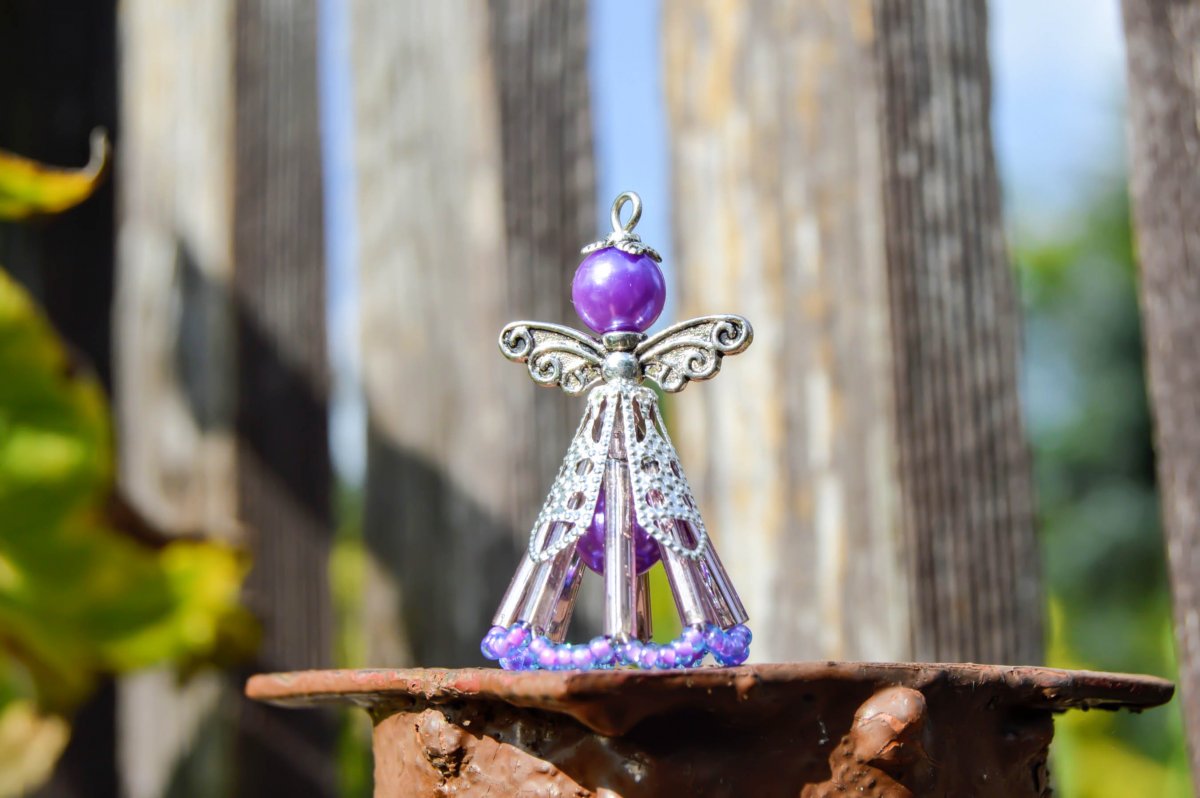 Fialový andělíček - dekorace