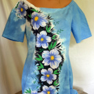 Modré šaty s květinami 