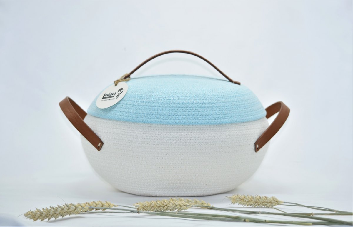 Velká buclatá mísa/košík s poklopem 1509