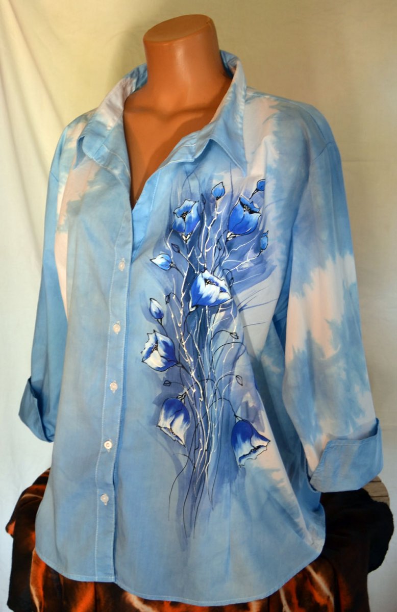 Halenka modrá s květy