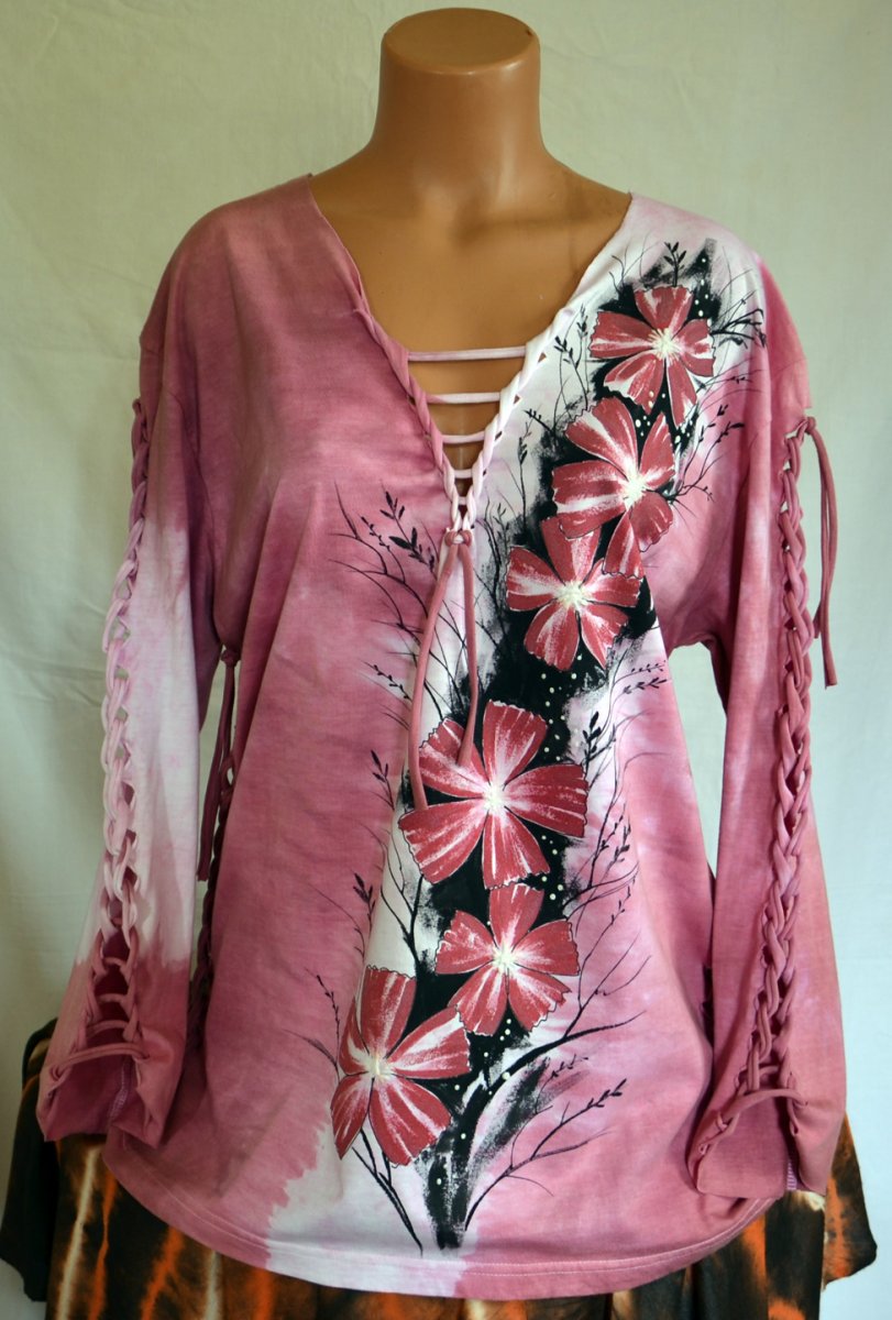 Růžové prostříhané tričko s květy