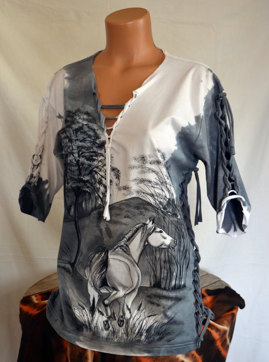 Šedé prostříhané tričko s bílým koníkem