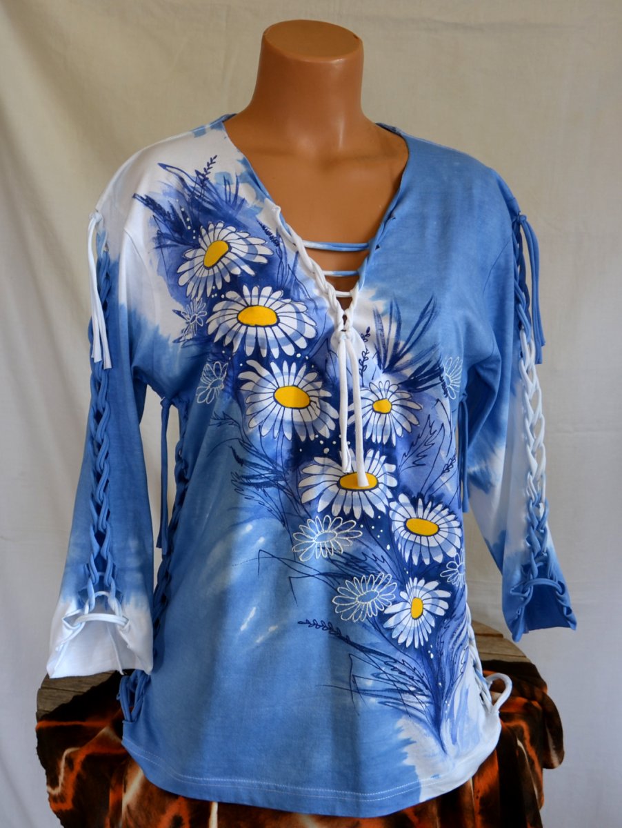 Modré prostříhané tričko s kopretinami 