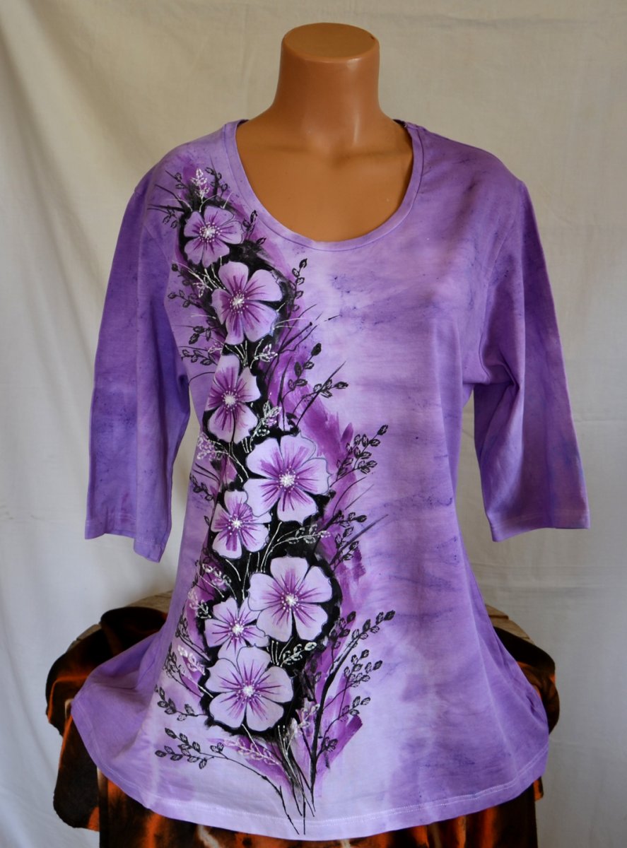Fialová tunika s květy