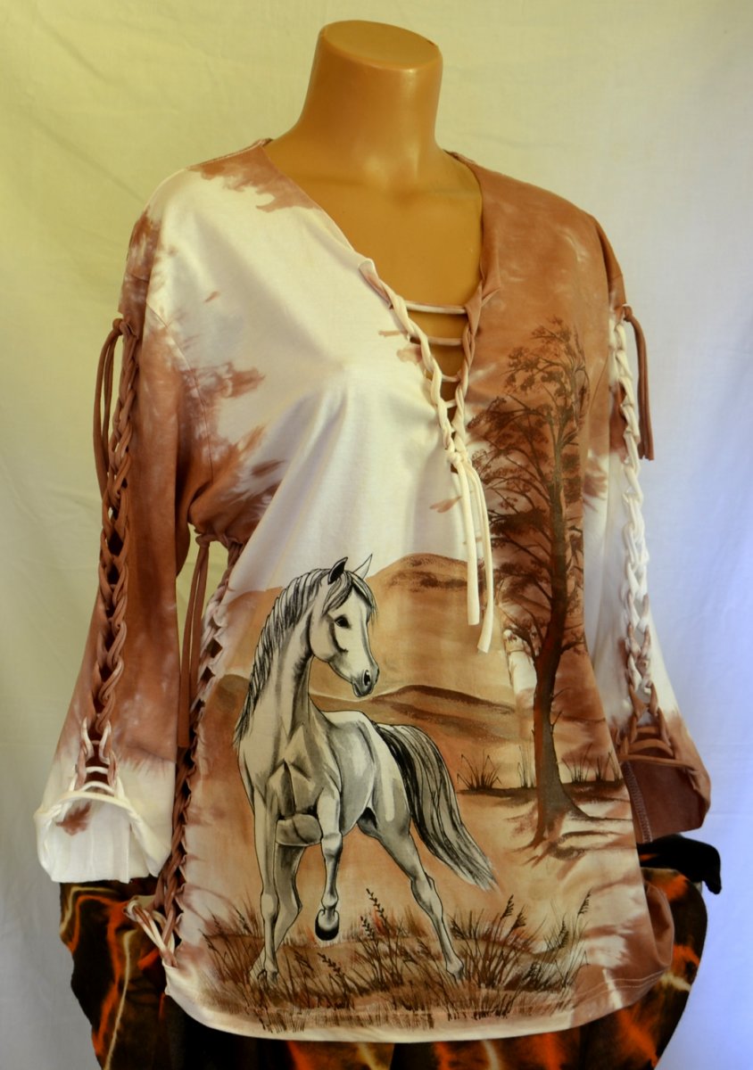 Prostříhané hnědé tričko s běloušem