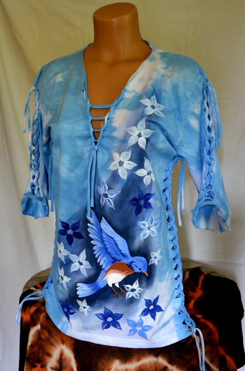 Modré prostříhané tričko s ptáčkem