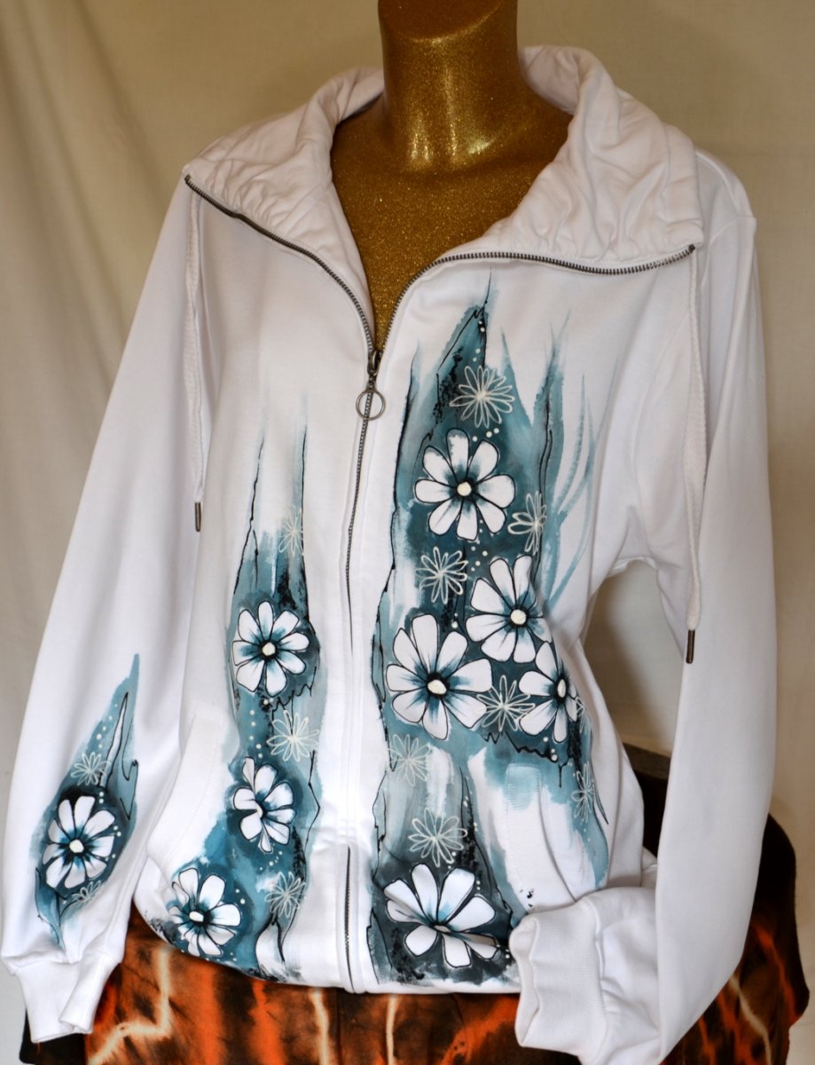 Bílá mikina s květy