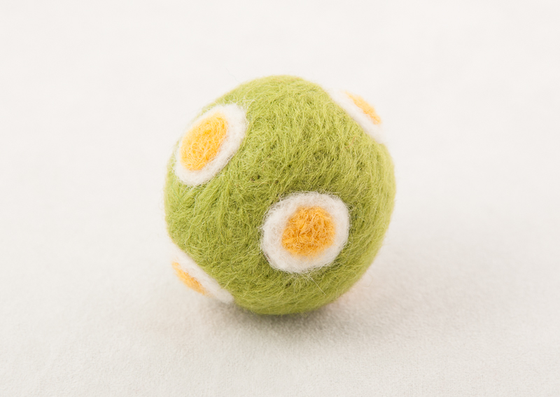 Kulička pro kočku s kozlíkem - Kopretiny v trávě