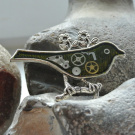 Steampunková brož - zelený ptáček