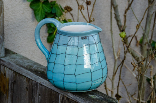 Drátovaný keramický džbán tyrkysový – větší