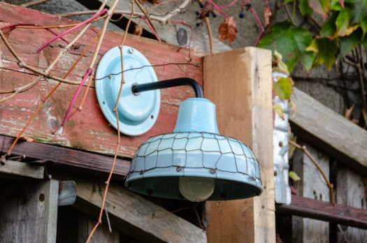 Drátovaná keramická nástěnná lampa Taťána