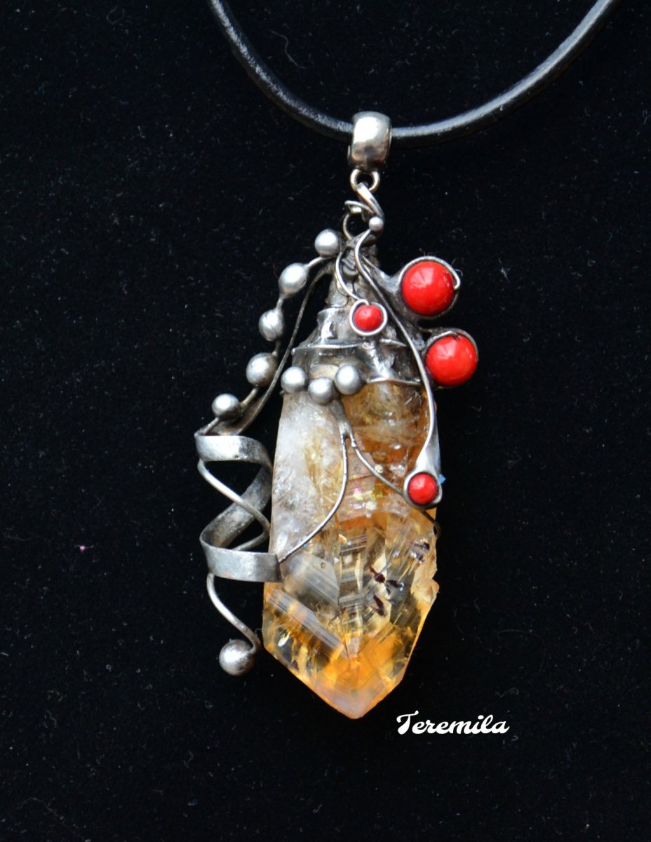 Zlatavý - krystal citrínu