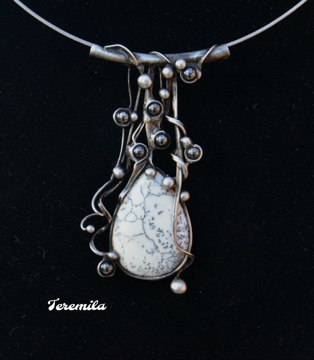 Souprava - dendritický opál