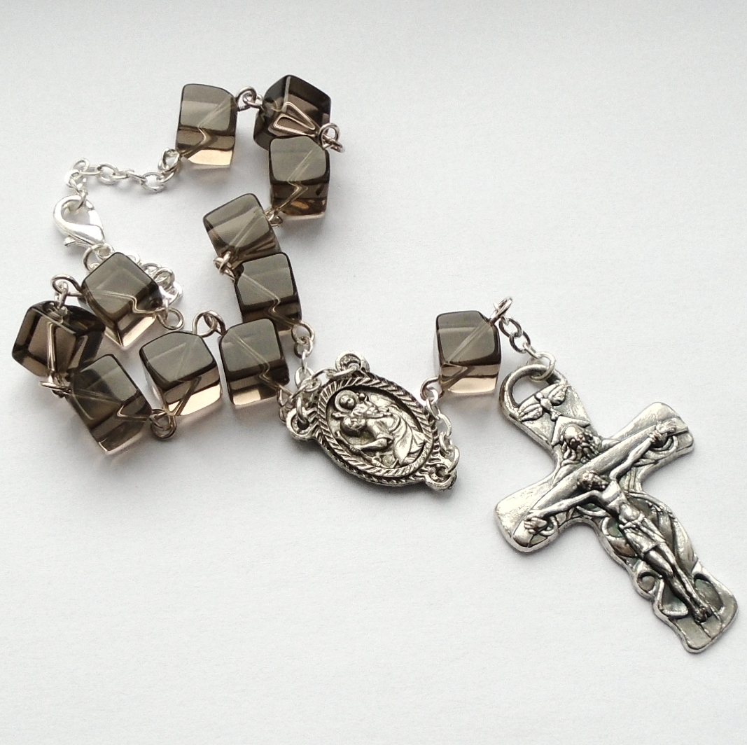 Růženec do auta se Svatým Kryštofem (záhněda,kostička)