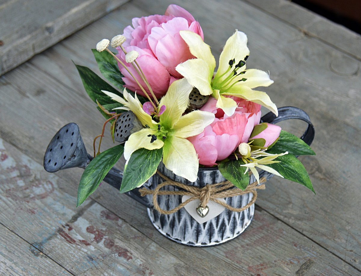 květinová konvička..