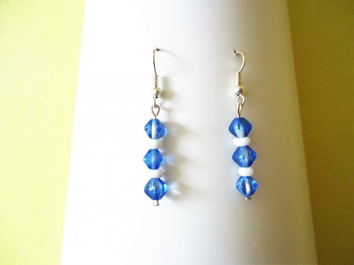 Bílomodré náušnice