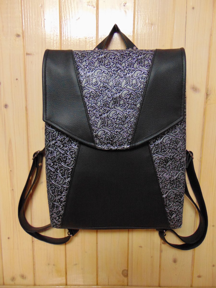 Batoh černo- stříbrný