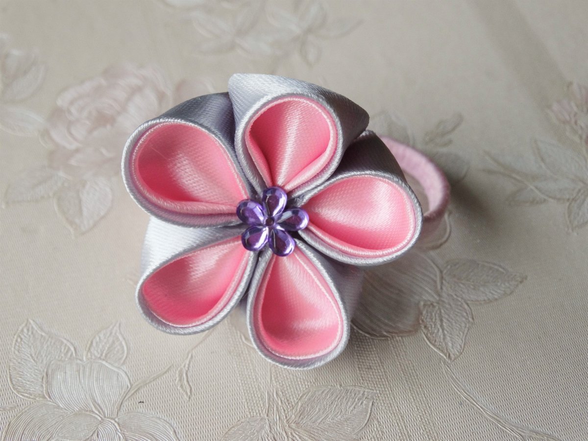 Gumička kanzashi