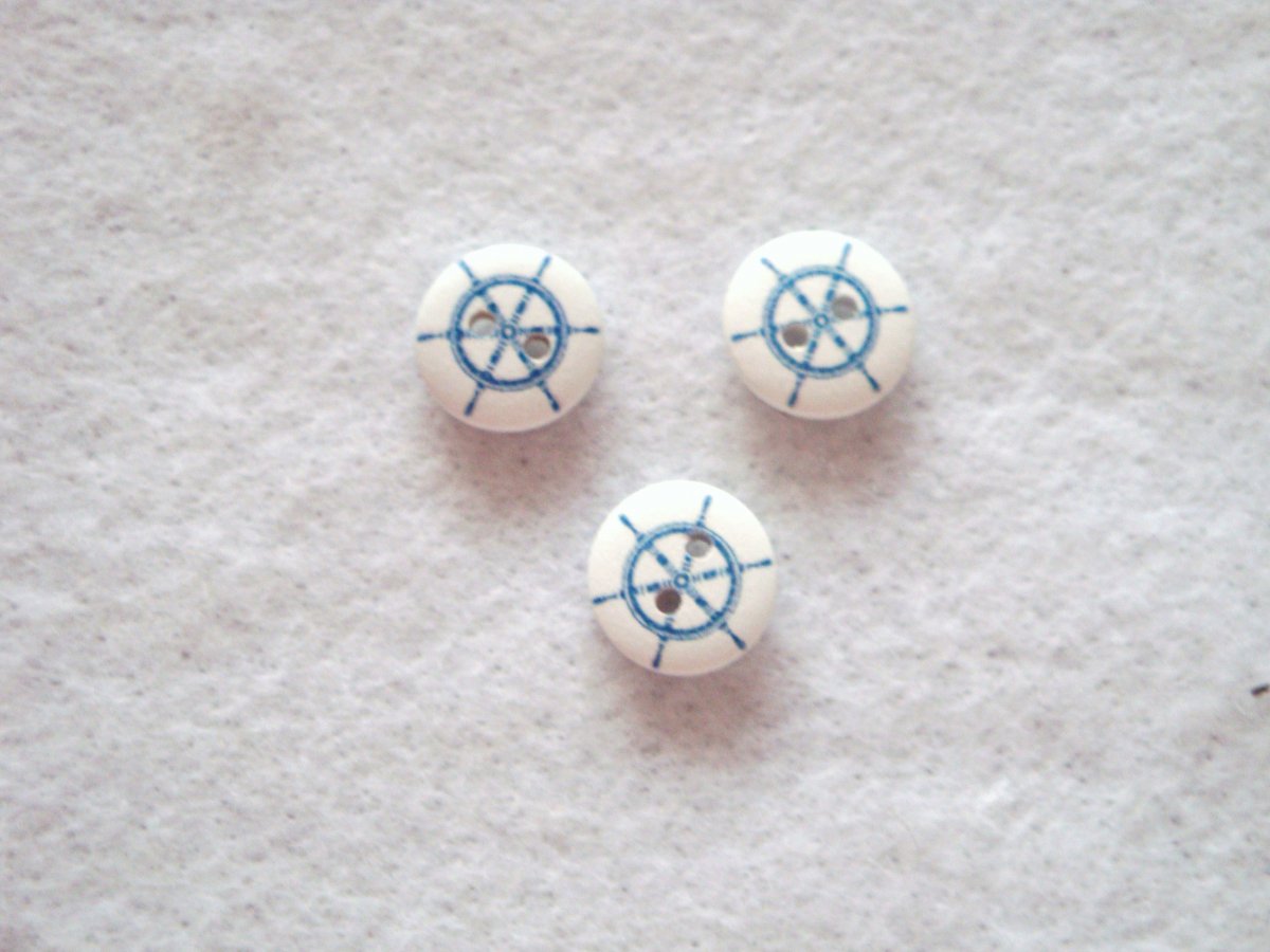 Dřevěné knoflíky - 3 kusy