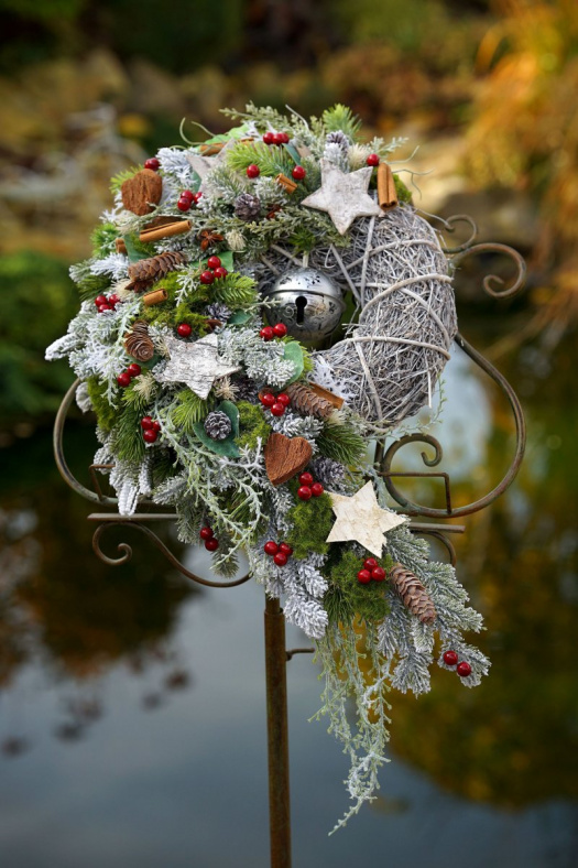 Vánoční věnec s rolničkou