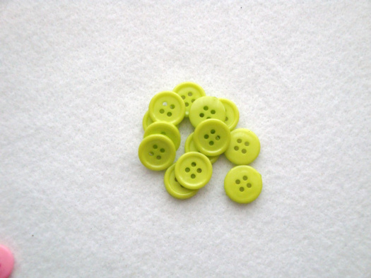 Plastové knoflíky - 5 kusů