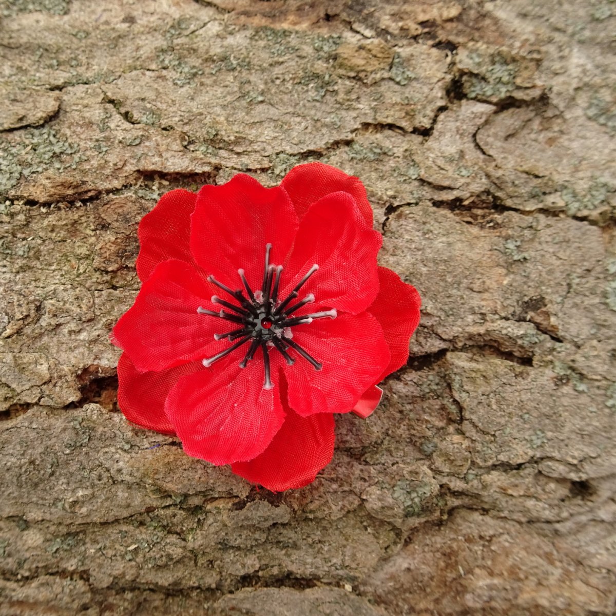 Spona do vlasů plochá Mák