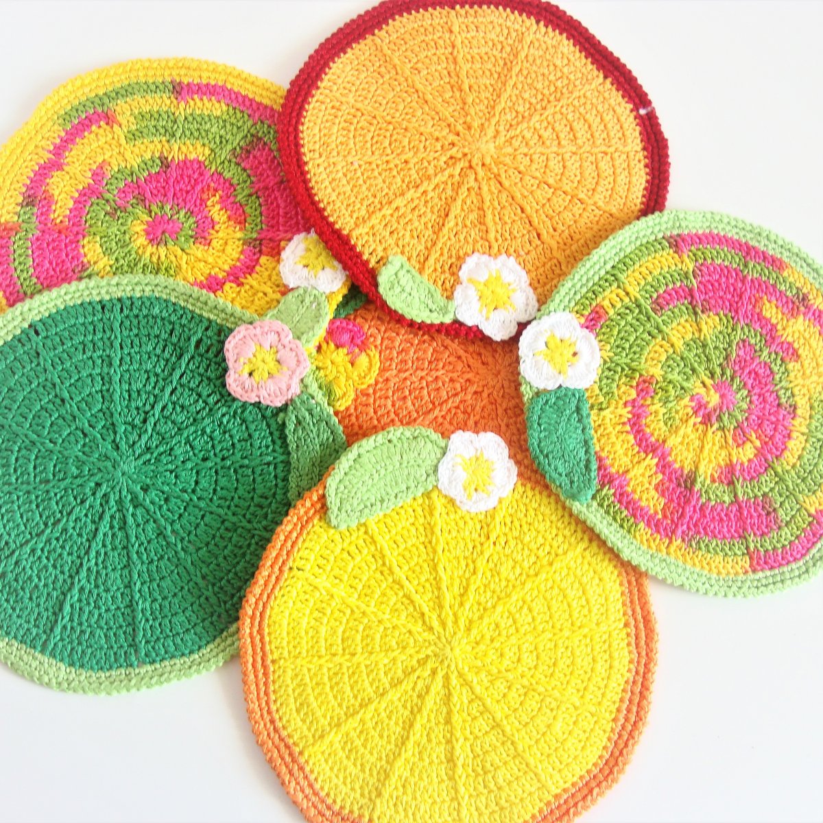 Háčkovaná podkafíčka - sada 6 ks