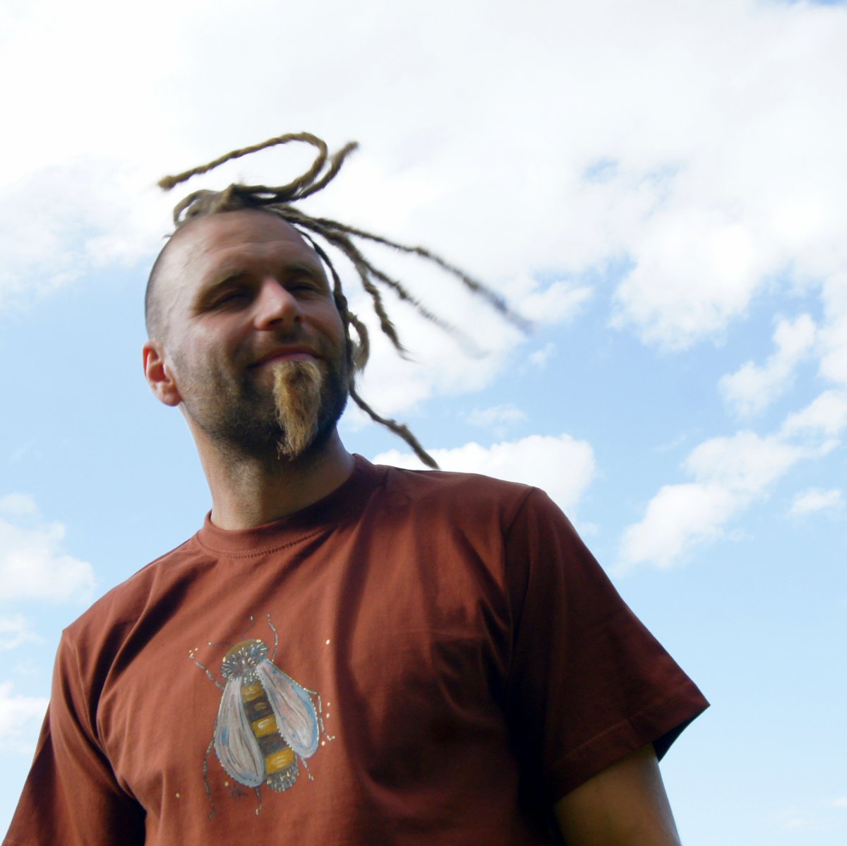 Čokoládové triko s včelkou vel. dle dohody