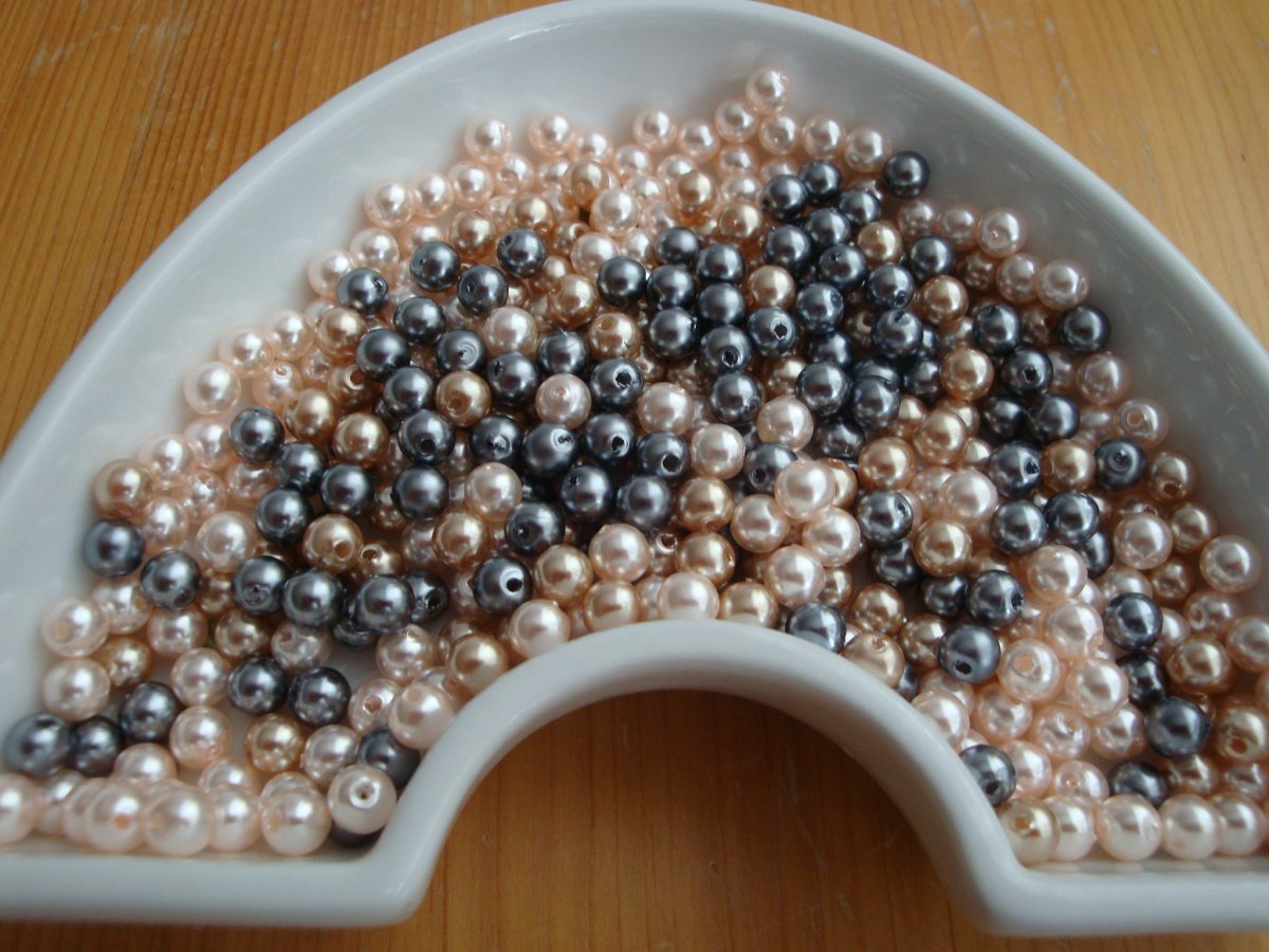 Plastové korálky 6mm - (100ks)