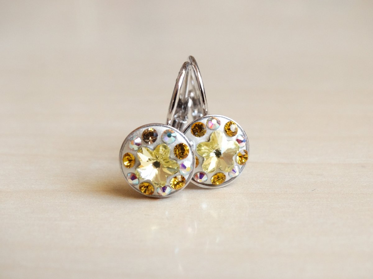 Dívčí žluté náušnice s kytičkou 9mm