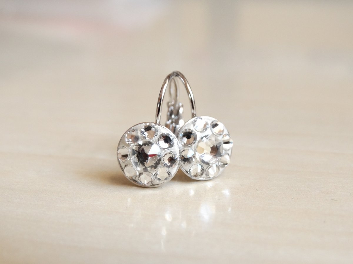 Dívčí bílé náušnice 9mm