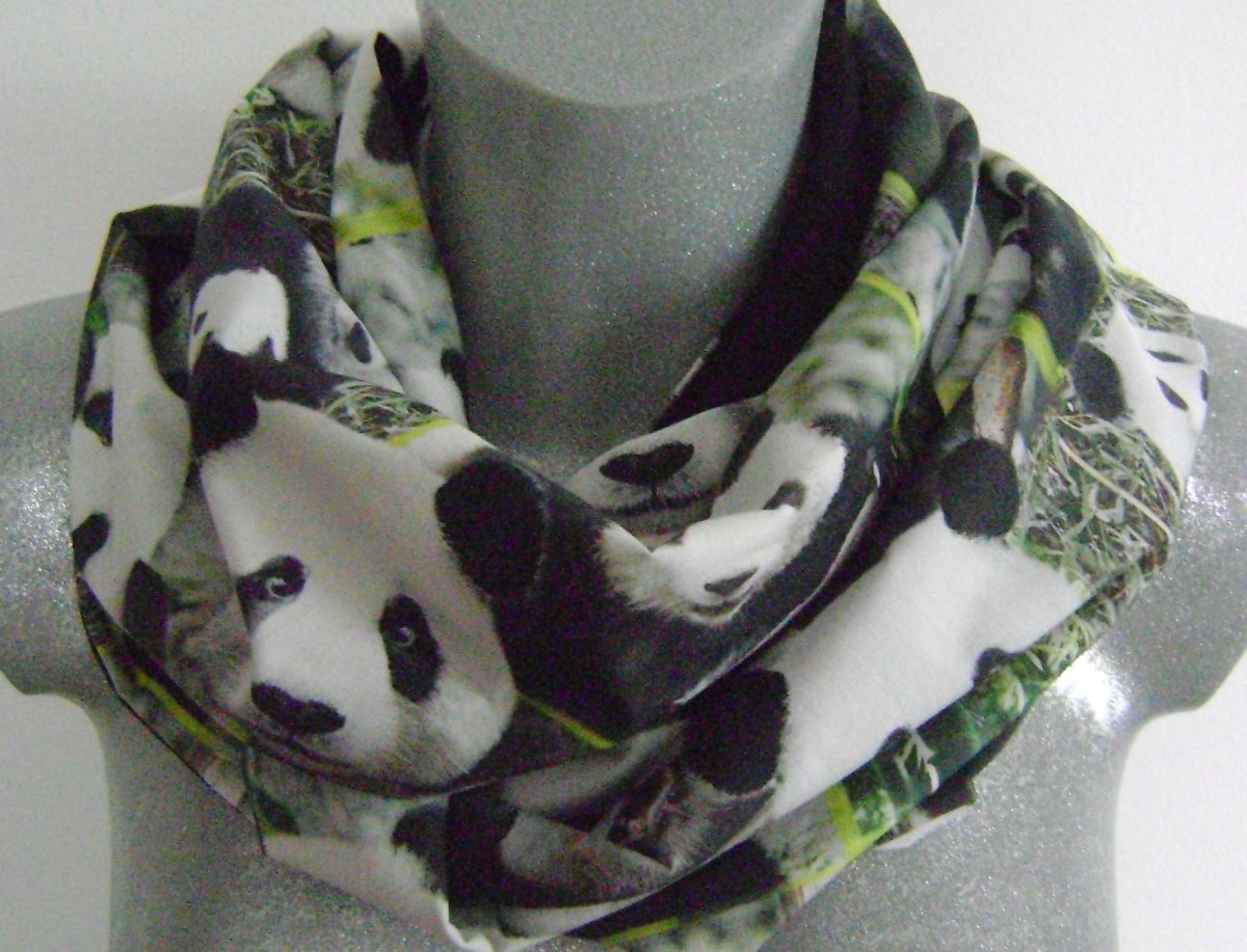 nekonečná šála Pandy