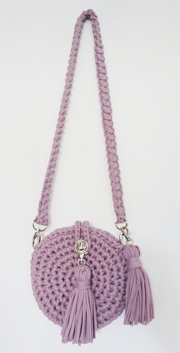 Kulatá starorůžová háčkovaná kabelka