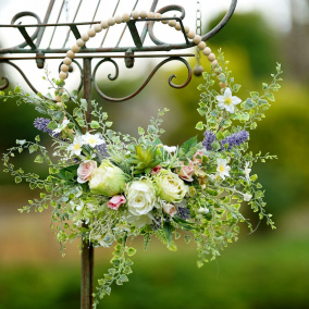 Něžný věneček z korálkového základu