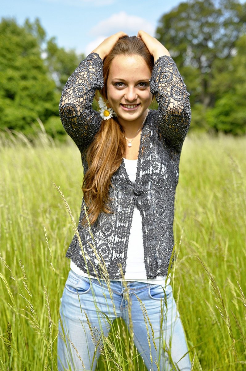 Háčkované bolerko s kamínky