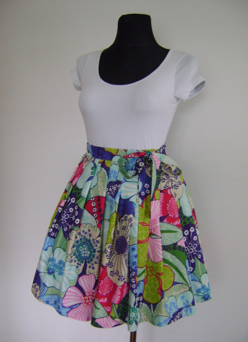 Zavinovací sukně 107