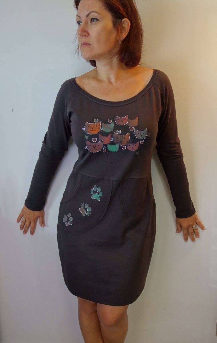 Šaty..kočky v hnědé