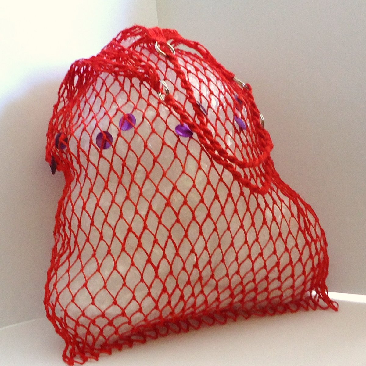 Síťovka lněná červená zdobená