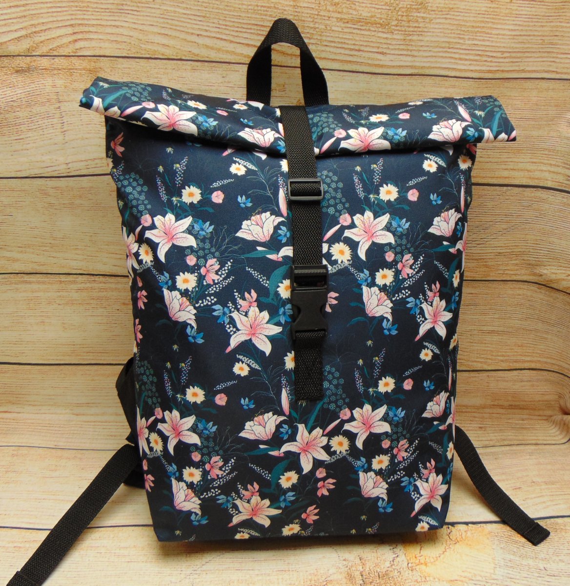 ROLOVACÍ BATOH- lilie