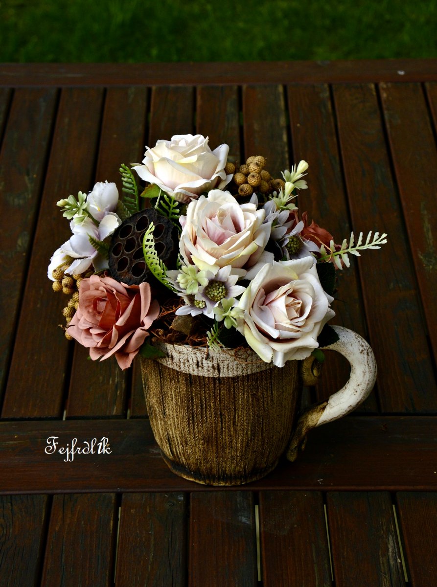 velký rustikální hrnek..