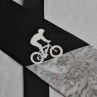 Kravata s cyklistou jedoucím dolů, bílo-černá 8354386