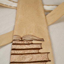 Béžová kravata s knihami 6948879