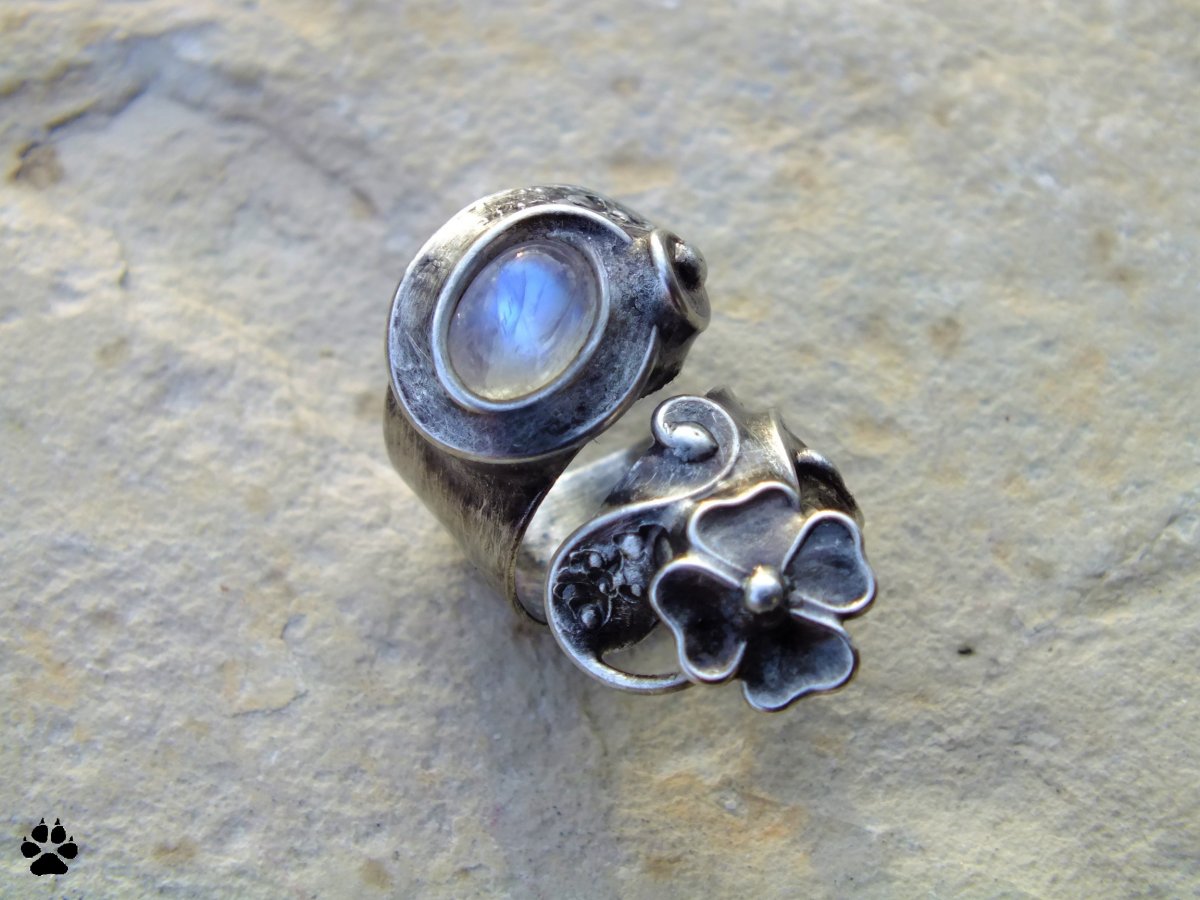 Prstýnek pro štěstí s měsíčním kamenem REZERVACE!