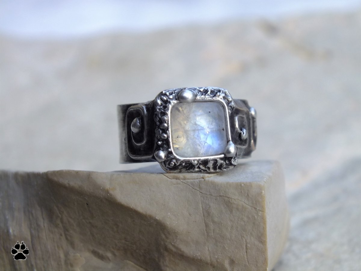 Měsíční labyrint - prsten s měsíčním kamenem 