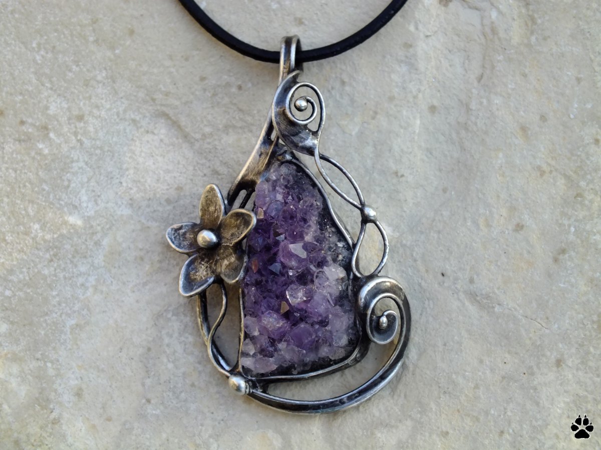 Skalní kvítek - ametystová drúza