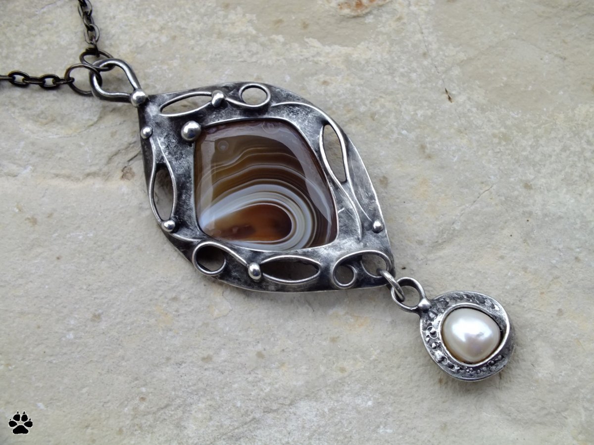 Achátový náhrdelník s perlou