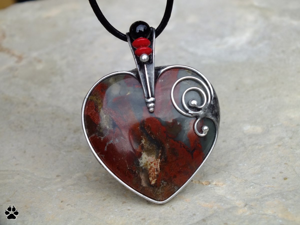 Srdíčko jaspisové s korálem a onyxem
