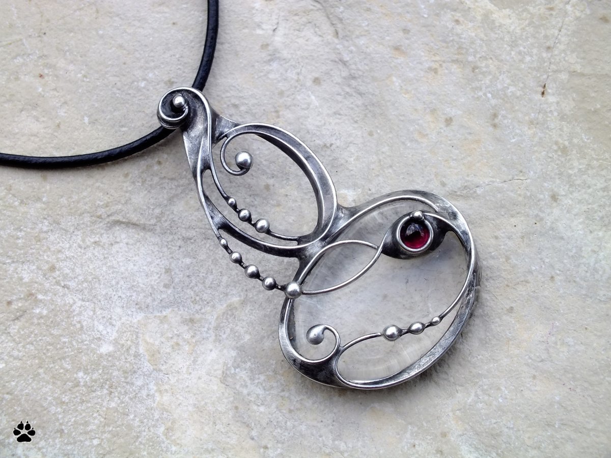 Touha - náhrdelník s křišťálem a granátem